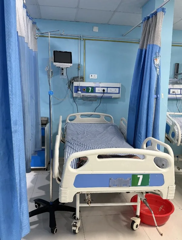 Hospital patient bed